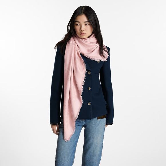 LOUIS VUITTON M70805 Monogram Shine Shawl MSRP $730.00 VELVET ROSE - Picture 6 of 13